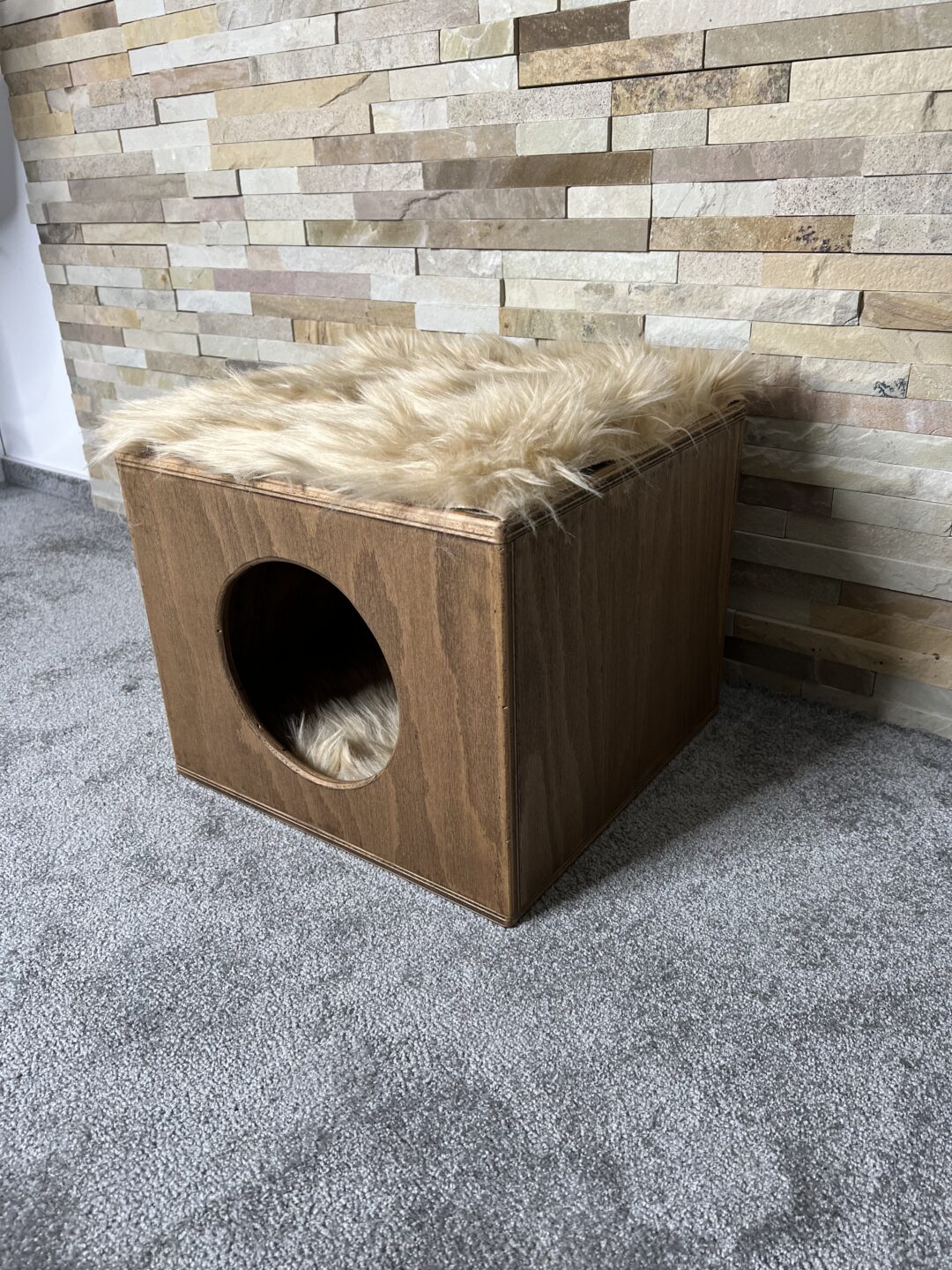 Boudička pro kočky s kožešinou uvnitř + na boudičce (sametová) - Image 4