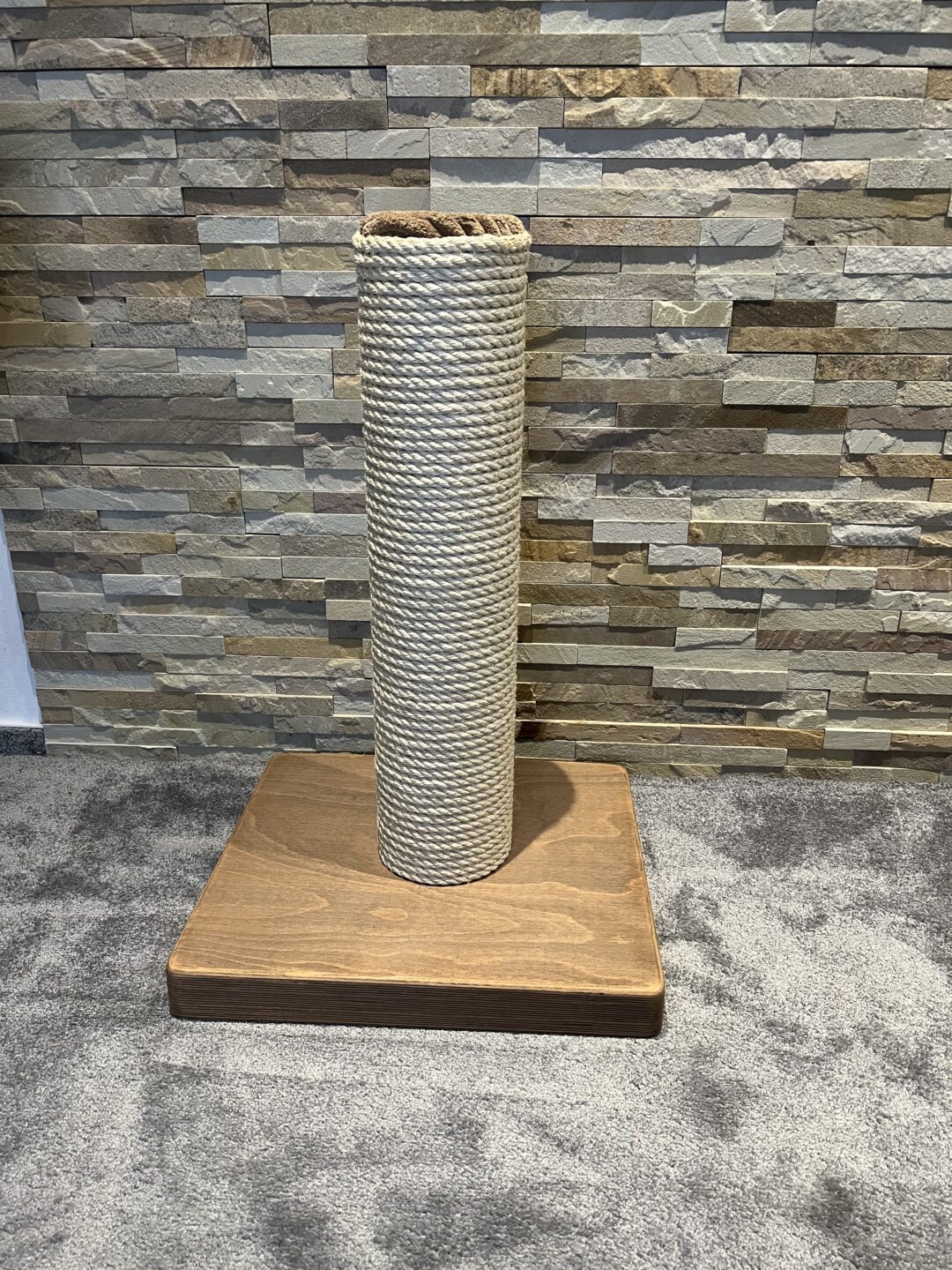 Škrabadlo celodřevěný kůl (74cm) - Image 2