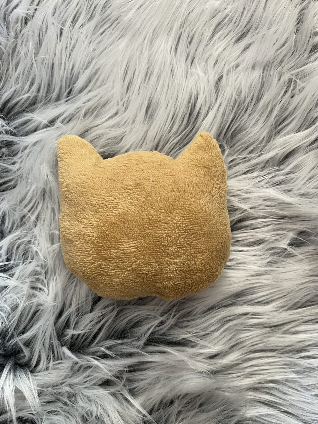 Kočičí hračka se šantou