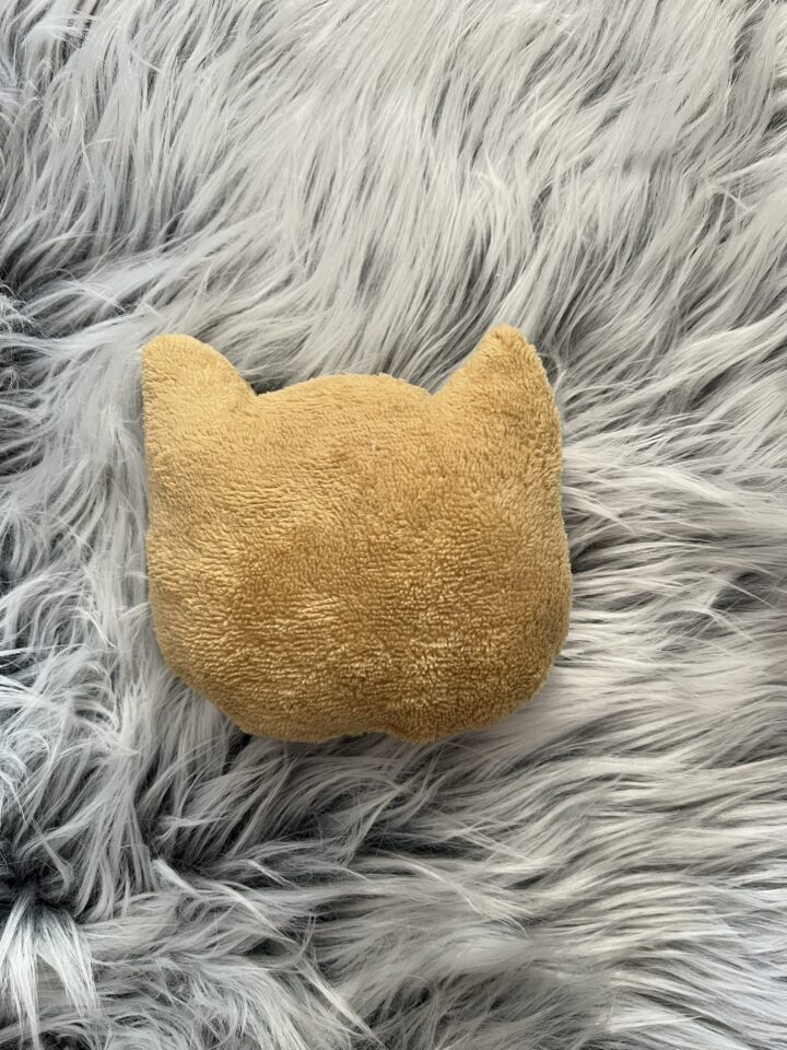 Kočičí hračka se šantou