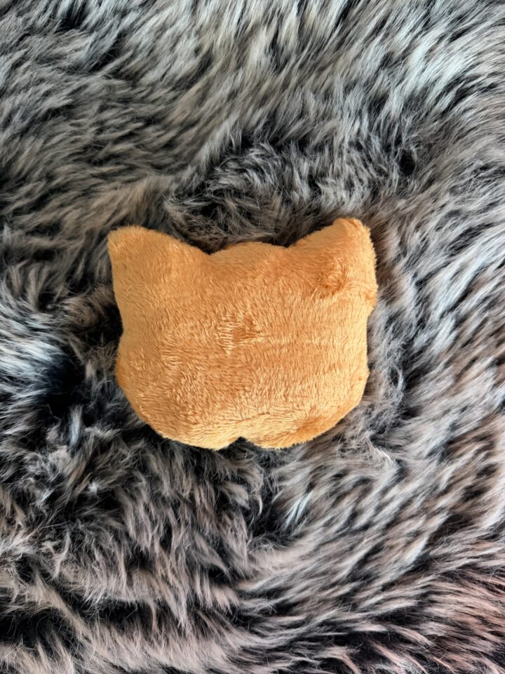 Kočičí hračka s kozlíkem