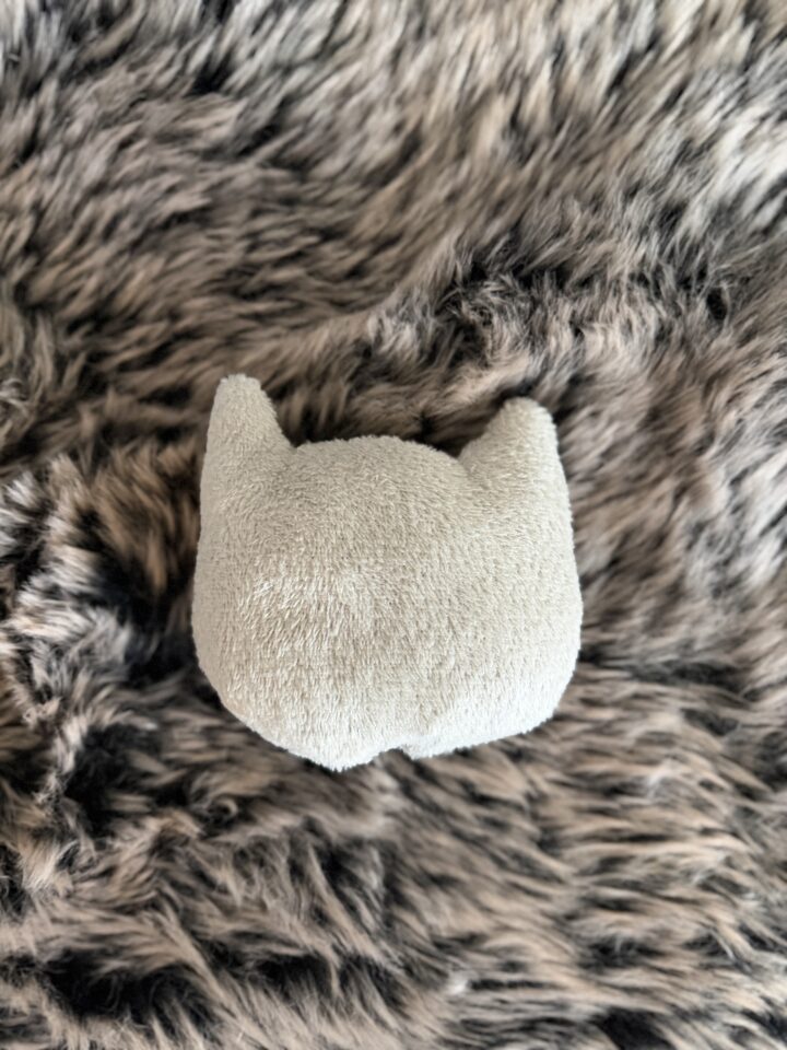 Kočičí hračka s kozlíkem